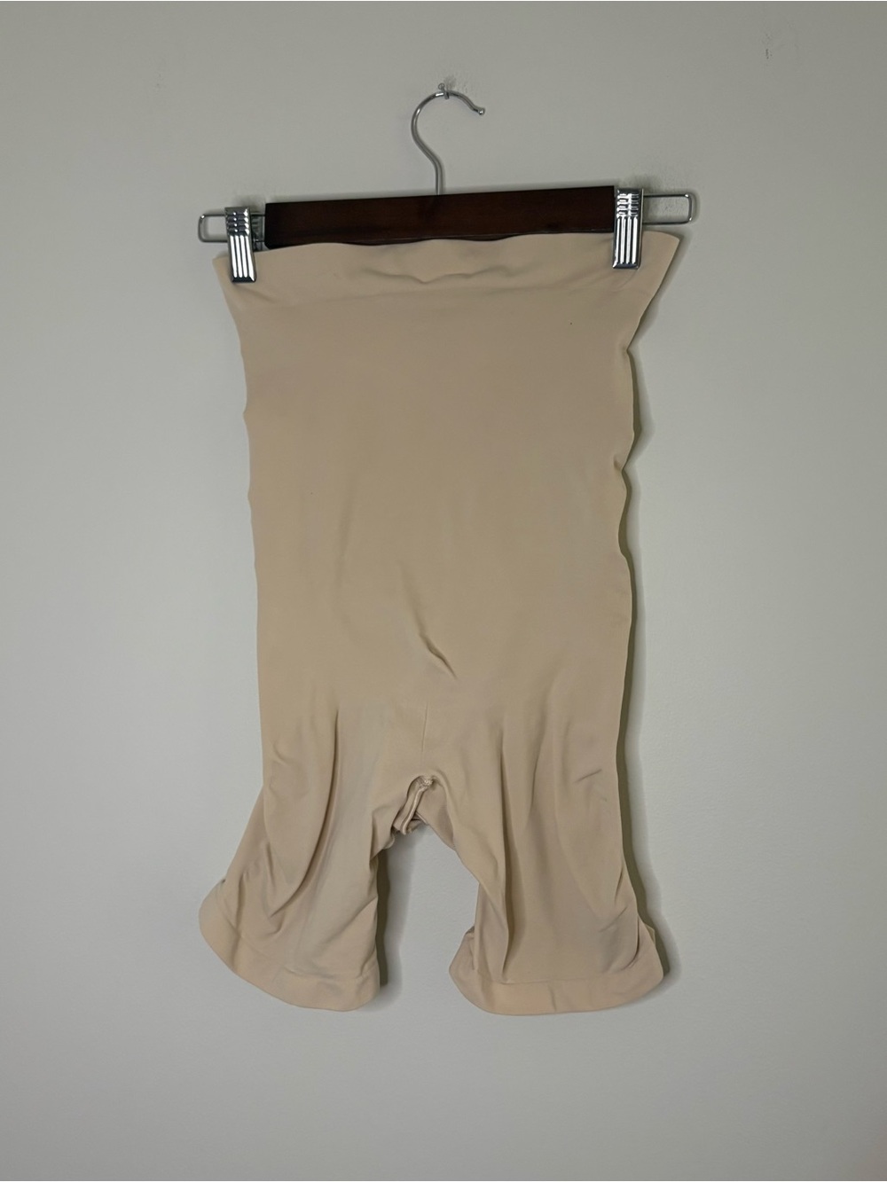 Skims Women's Seamless Sculpt Mid-Thigh Shapewear Shorts, Tan , Size 2XL